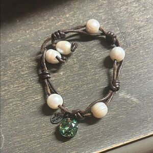 Pearl Beaded Leather Bracelet with Green Crystal Charm - Victoria Lynn